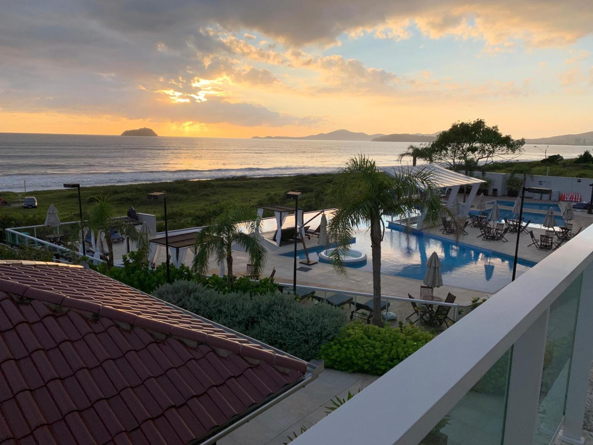 Bali Beach Home Club Rogga Beira Mar - Balneario Picarras Exterior photo